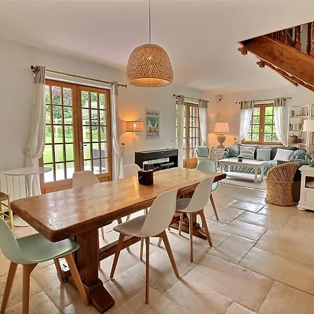 Villa Annonce Professionnelle. Jolie Maison De 4 Avec Jardin A Proximite De La Plage, Pour 8 Personnes. Wifi