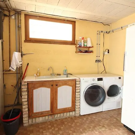 Annonce Professionnelle. Jolie Maison De 4 Avec Jardin A Proximite De La Plage, Pour 8 Personnes. Wifi