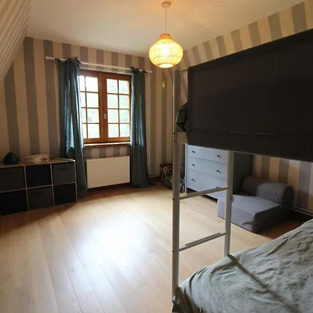 Annonce Professionnelle. Jolie Maison De 4 Avec Jardin A Proximite De La Plage, Pour 8 Personnes. Wifi Villa *